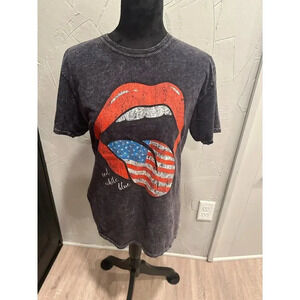 Acid Wash Red White Blue Graphic tee Medium